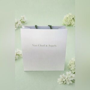 Van Cleef & Arpels White Empty Bag with Green Handles Authentic 2026